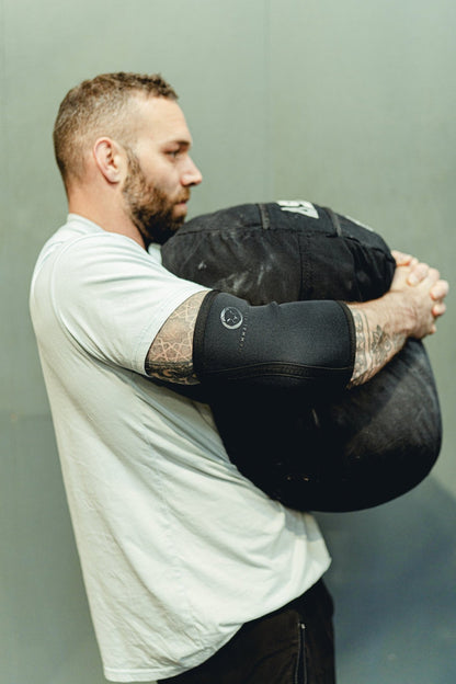 V2 5mm neoprene elbow sleeves for compression support during weightlifting – Mammal Strength