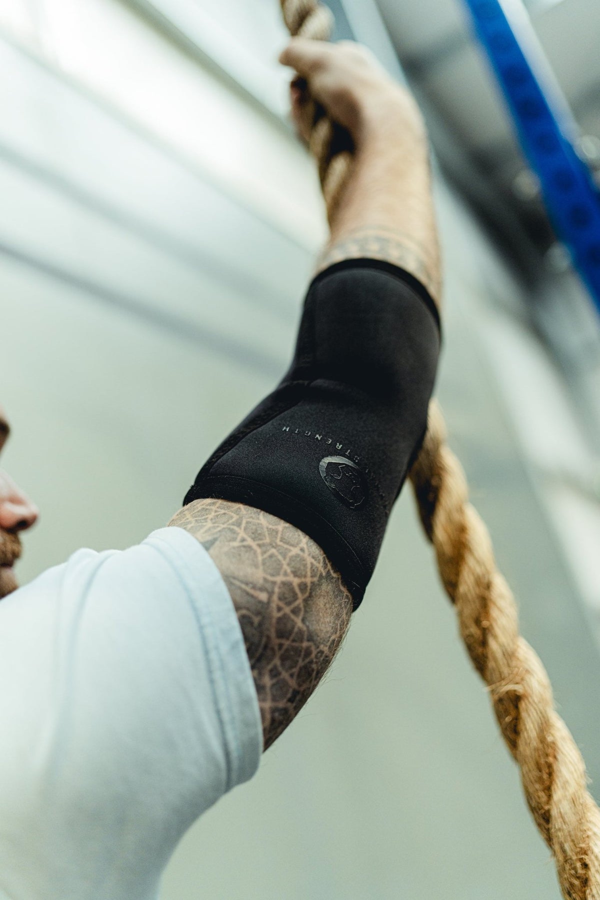 V2 5mm neoprene elbow sleeves for compression support during weightlifting – Mammal Strength